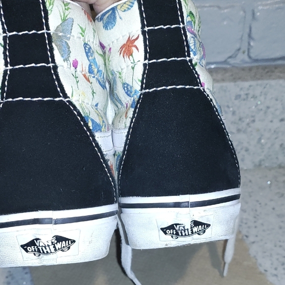 Vans High-Top Sneakers with Butterfly Print - Picture 4 of 6